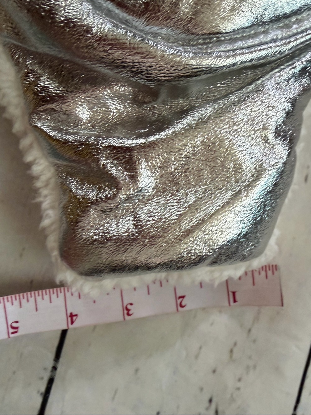 Boots & Barkley Metallic Silver Trapper Hat with White Sherpa - Picture 4 of 6